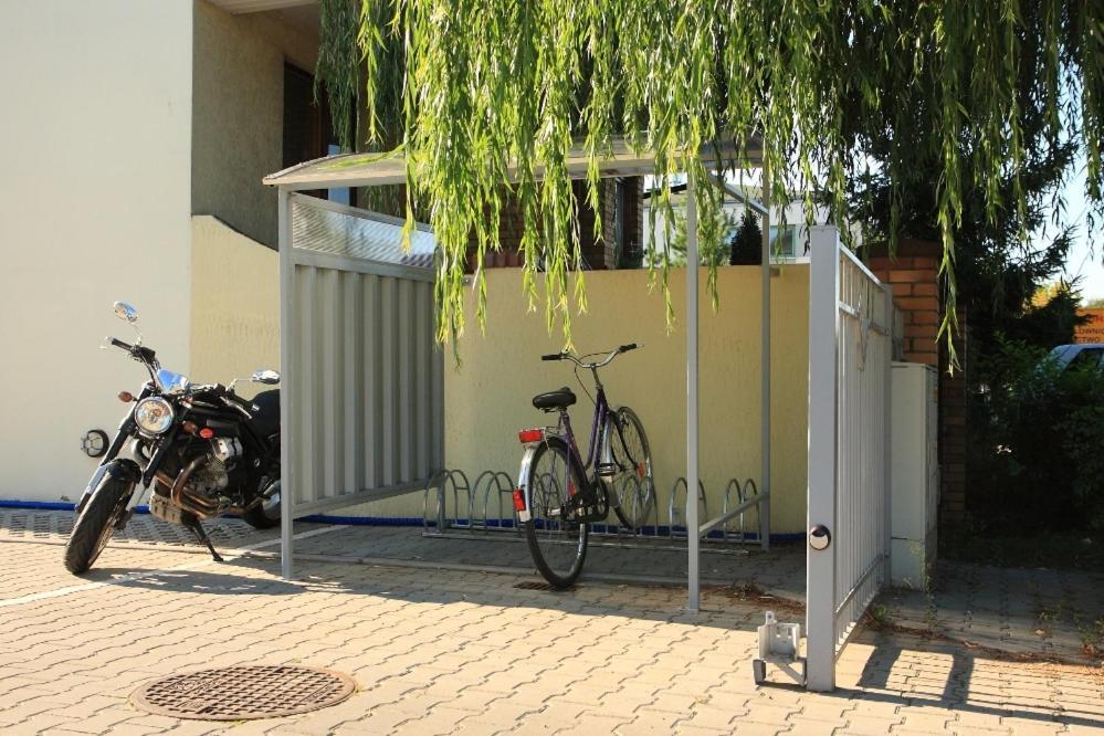 Leo Hostel Poznań Exterior foto